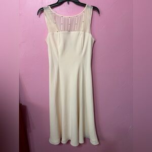 Vintage Size 8 Evan Picone Elegant Cream Sleeveless Dress 👗